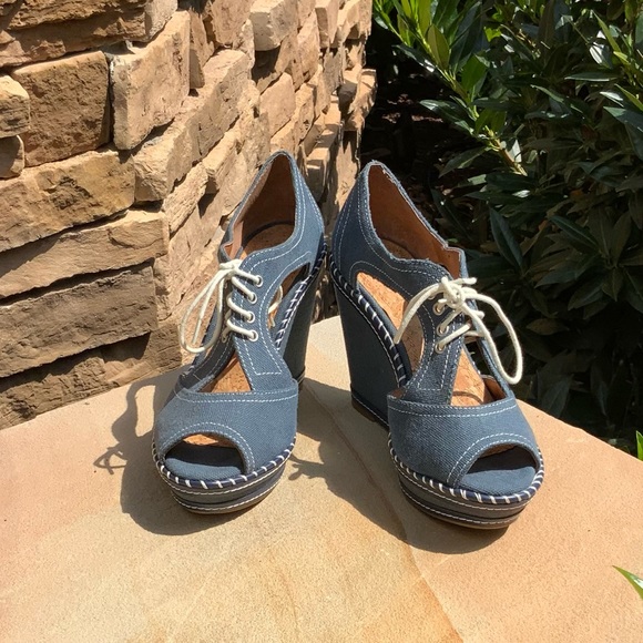 Gianni Bini Tie Up Heels - Picture 6 of 9